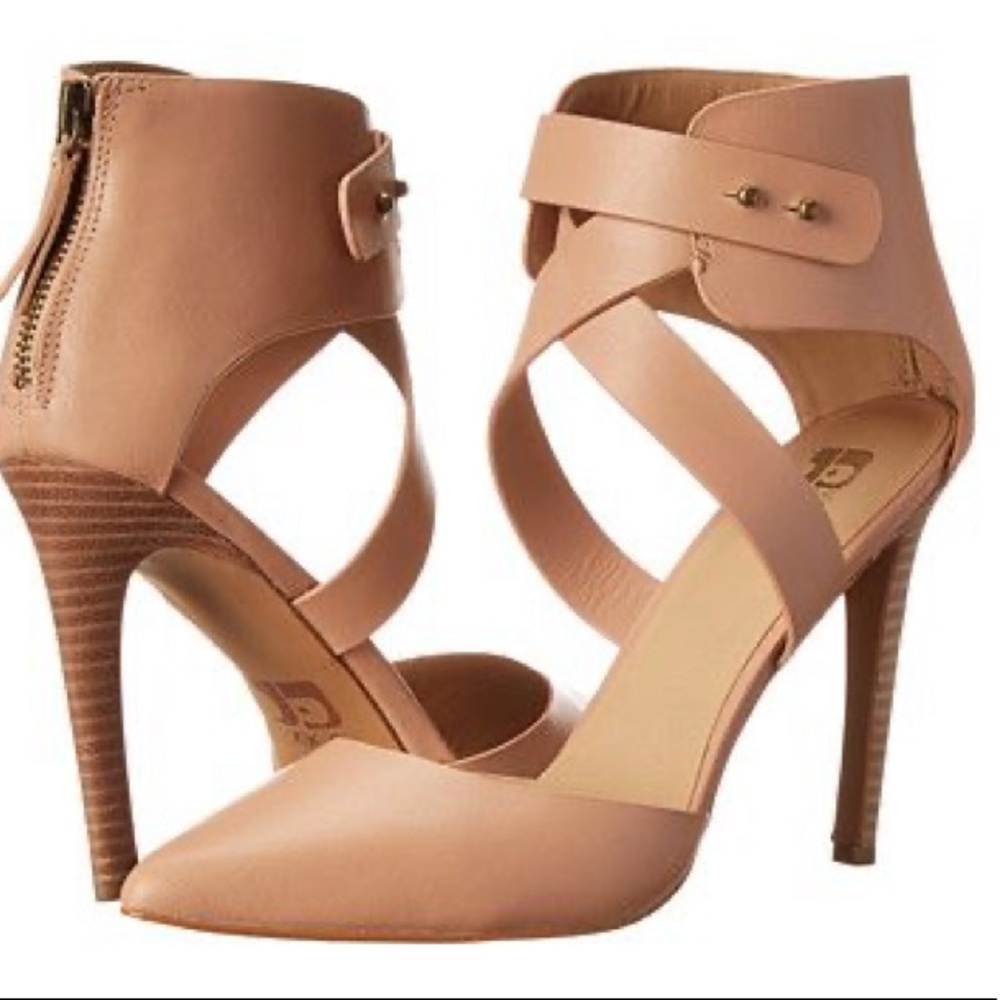Nude Heels 👠